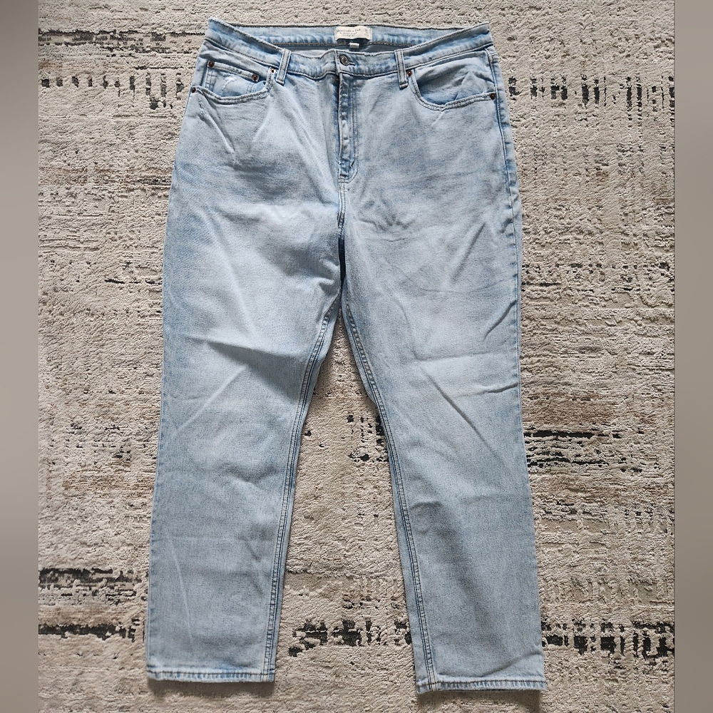 Abercrombie & Fitch 90's Slim Straight Ultra High Rise - Picture 2 of 4